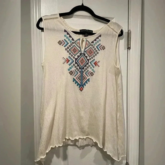 French Laundry Cross Stitch Printed Keyhole Neck Eyelet Boho Tank Top Size L - Picture 1 of 11